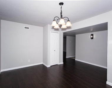 2813 Ripplewood Drive - Photo Thumbnail 13