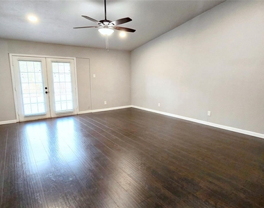 2813 Ripplewood Drive - Photo Thumbnail 4