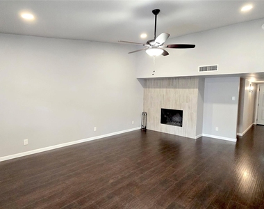 2813 Ripplewood Drive - Photo Thumbnail 2