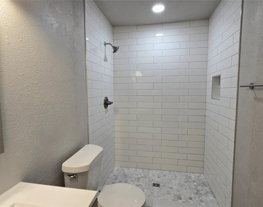 2813 Ripplewood Drive - Photo Thumbnail 17