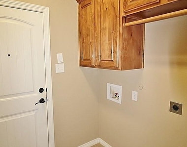 122 Sierra Drive - Photo Thumbnail 17
