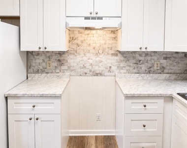 3422 State Street - Photo Thumbnail 4
