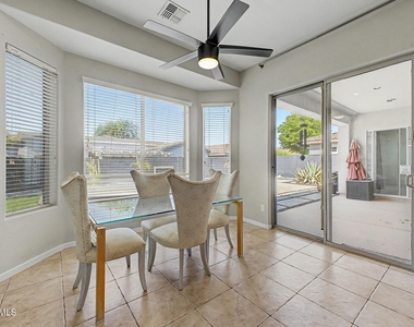 1902 E Desert Lane - Photo Thumbnail 13