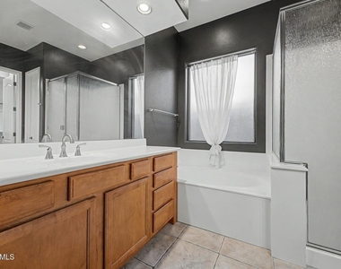 1902 E Desert Lane - Photo Thumbnail 22