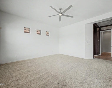 1902 E Desert Lane - Photo Thumbnail 20