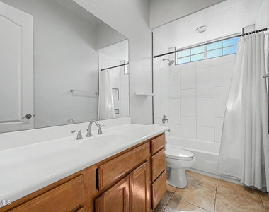1902 E Desert Lane - Photo Thumbnail 30