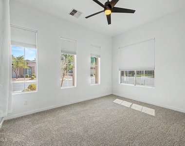 1902 E Desert Lane - Photo Thumbnail 28