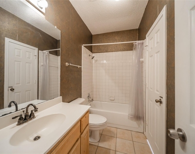 3325 Devonshire Drive - Photo Thumbnail 22