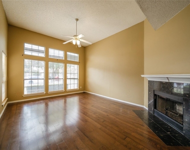 3325 Devonshire Drive - Photo Thumbnail 5