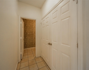 3325 Devonshire Drive - Photo Thumbnail 13