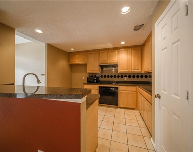 3325 Devonshire Drive - Photo Thumbnail 9