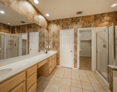3325 Devonshire Drive - Photo Thumbnail 19
