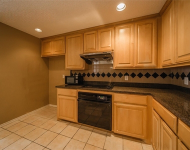 3325 Devonshire Drive - Photo Thumbnail 11