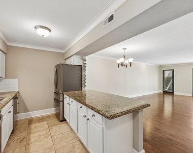 7730 Meadow Road - Photo Thumbnail 16