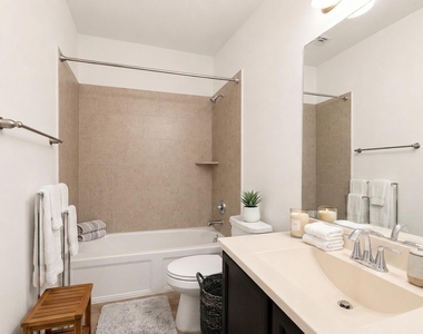 817 Black Hawk Drive - Photo Thumbnail 14