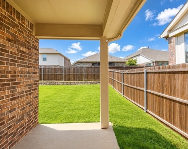 817 Black Hawk Drive - Photo Thumbnail 21