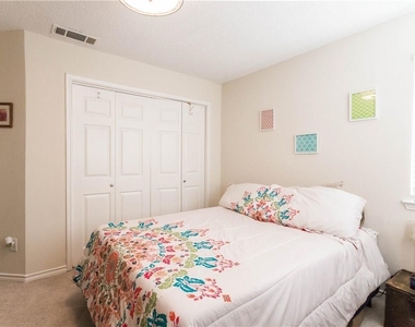6103 Crystalwood Court - Photo Thumbnail 19