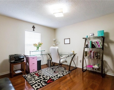 6103 Crystalwood Court - Photo Thumbnail 20