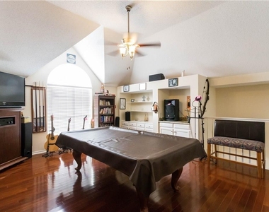 6103 Crystalwood Court - Photo Thumbnail 15