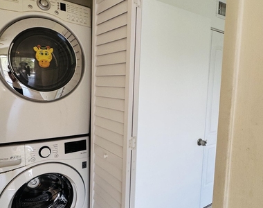 480 Nw 20th Street - Photo Thumbnail 6