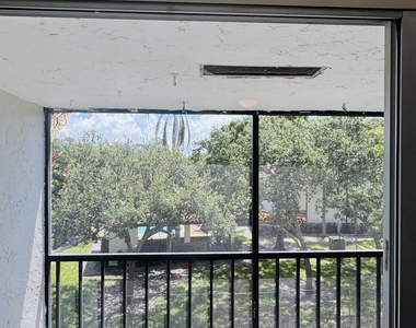 480 Nw 20th Street - Photo Thumbnail 7