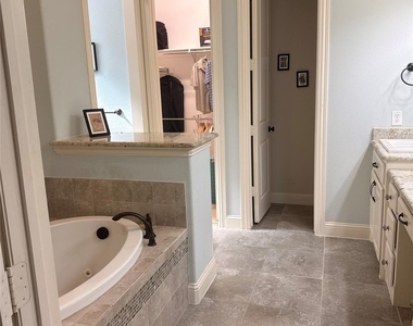 416 Vine Street - Photo Thumbnail 8