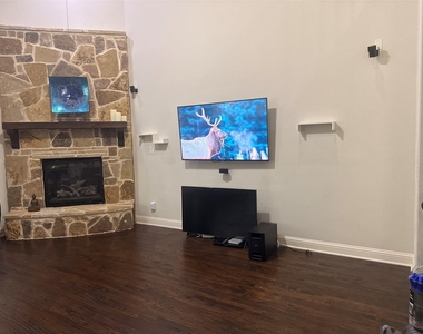 416 Vine Street - Photo Thumbnail 7