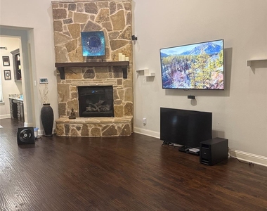 416 Vine Street - Photo Thumbnail 9