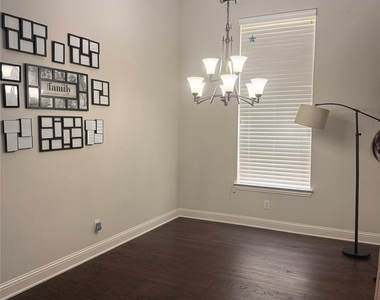 416 Vine Street - Photo Thumbnail 3