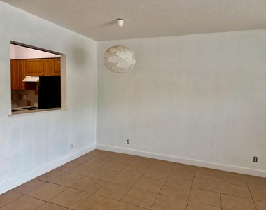 2607 Ne 8th Avenue - Photo Thumbnail 7