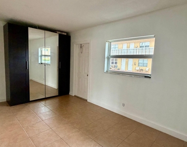 2607 Ne 8th Avenue - Photo Thumbnail 12