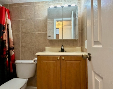 2607 Ne 8th Avenue - Photo Thumbnail 10