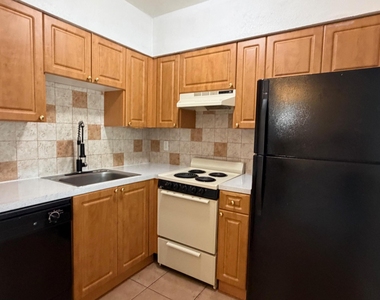 2607 Ne 8th Avenue - Photo Thumbnail 2