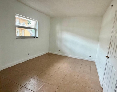 2607 Ne 8th Avenue - Photo Thumbnail 13