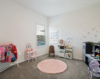 801 Sunrise Lane - Photo Thumbnail 18