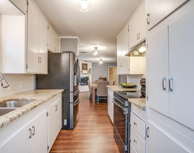 5248 Greene Avenue - Photo Thumbnail 15