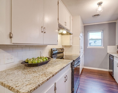 5248 Greene Avenue - Photo Thumbnail 13