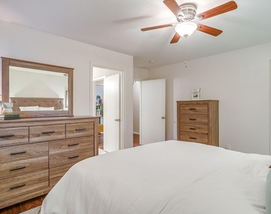 5248 Greene Avenue - Photo Thumbnail 19