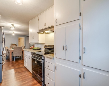 5248 Greene Avenue - Photo Thumbnail 14