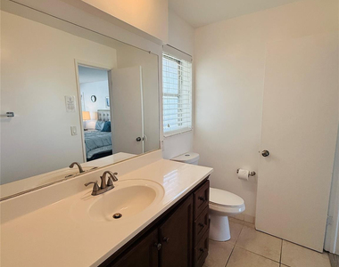 3226 Ne 12th Street - Photo Thumbnail 7
