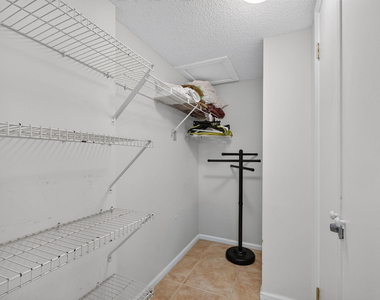 2800 N Ocean Drive - Photo Thumbnail 32