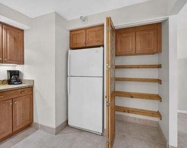 2800 N Ocean Drive - Photo Thumbnail 16