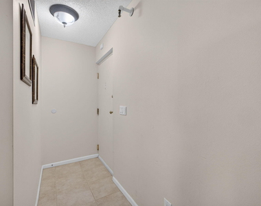 2800 N Ocean Drive - Photo Thumbnail 29