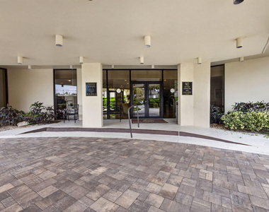 2800 N Ocean Drive - Photo Thumbnail 14