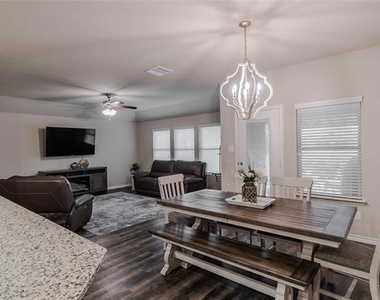 562 Jamestown Lane - Photo Thumbnail 2