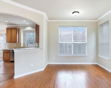 5201 Arrowhead Way - Photo Thumbnail 7