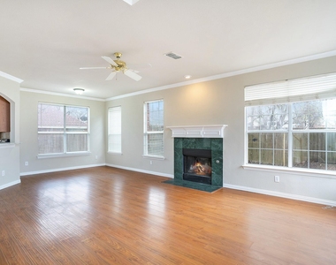 5201 Arrowhead Way - Photo Thumbnail 5