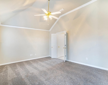 5201 Arrowhead Way - Photo Thumbnail 14