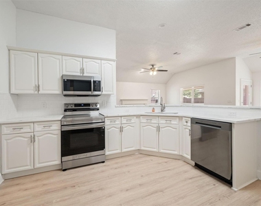 11000 Trestles Road - Photo Thumbnail 12