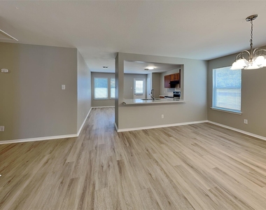 13717 Canyon Ranch Road - Photo Thumbnail 6